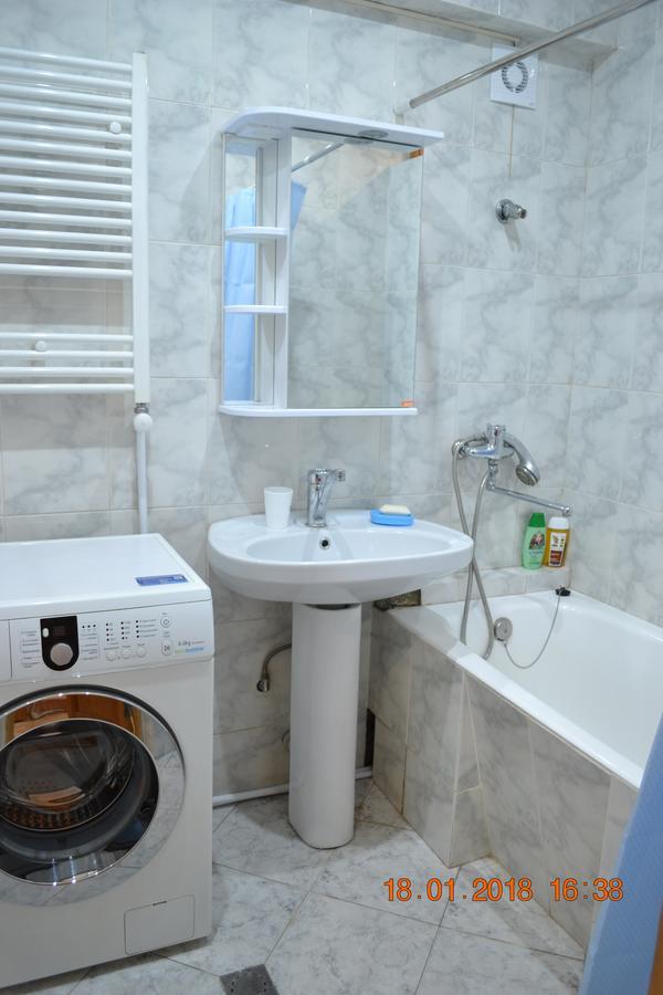 Apartment On Ikalto 8 Тбилиси Екстериор снимка